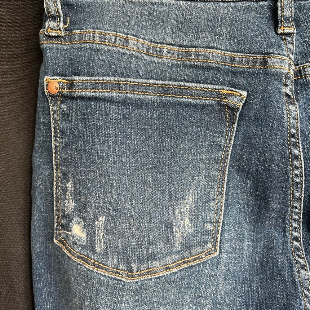 π π NWT Judy Blue Distressed Capri Fit Jeans | Size 5/27 - Picture 8 of 13